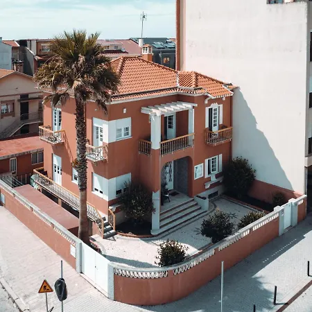 Coast Surf House Bed & Breakfast 3*