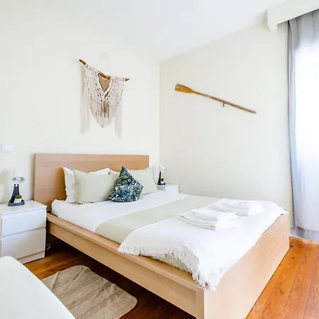 Coast Surf House Bed & Breakfast