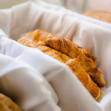 Green Coast Surf House 3*