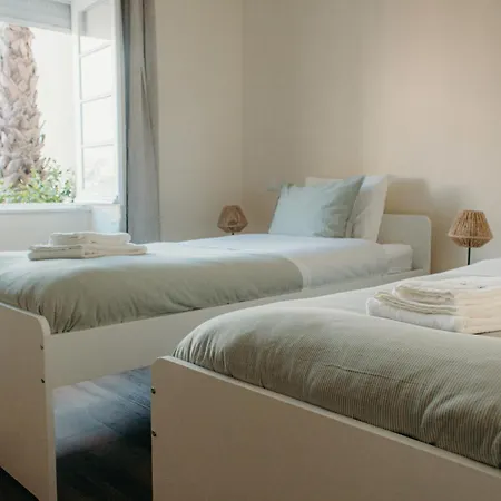 Coast Surf House Bed & Breakfast 3*