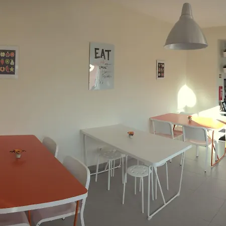 Green Coast Surf House Bed & Breakfast