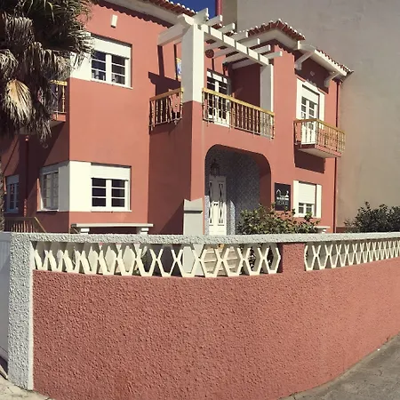 Green Coast Surf House 3*