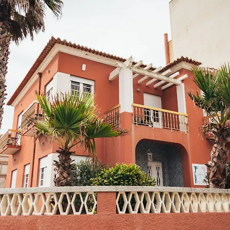 Bed & Breakfast Coast Surf House