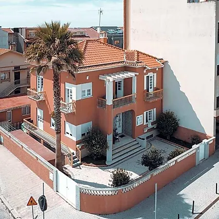 Green Coast Surf House 3*
