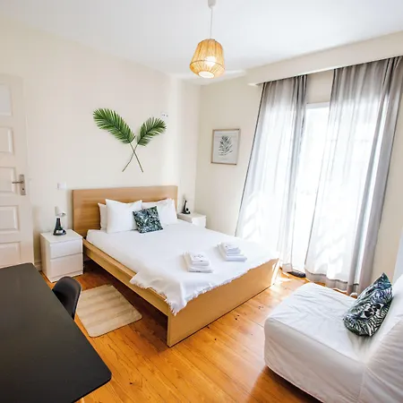 Coast Surf House 3*