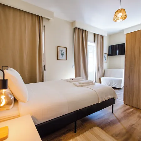 Coast Surf House 3*