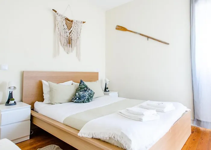 Coast Surf House Bed & Breakfast